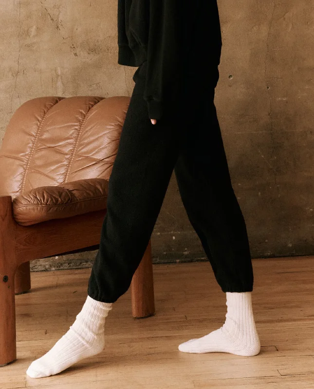 Women's Cozy Winter Attire The Fleece Stadium Sweatpant. -- Almost Black