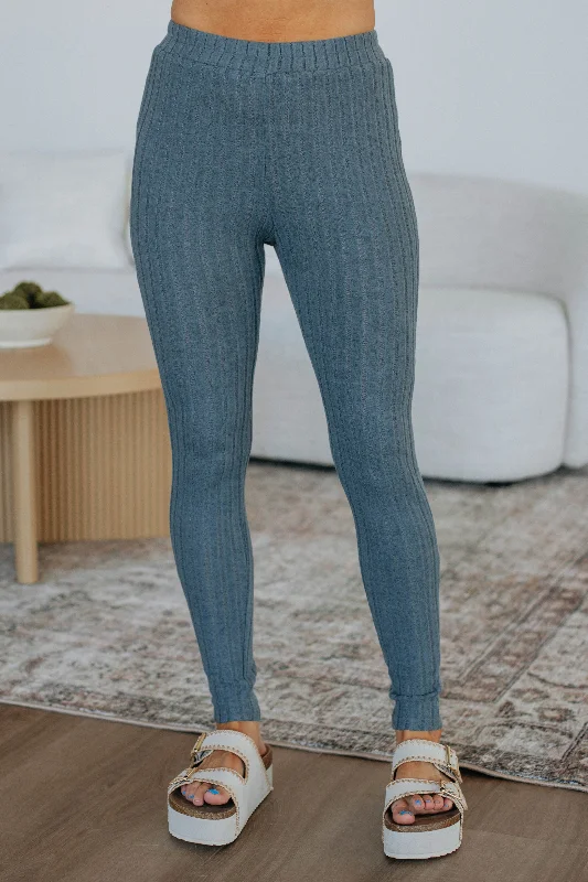 Women's Elegant Outfit Get Cozy Leggings - Slate