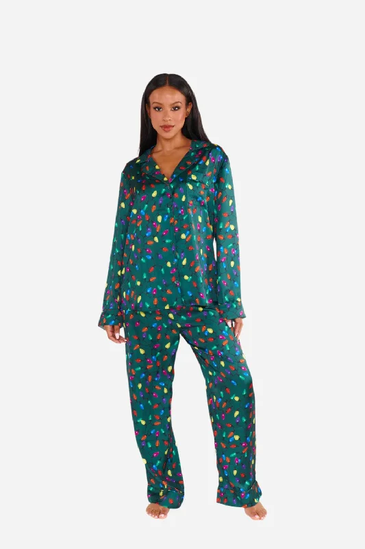 Women's Activewear Attire Show Me Your Mumu Classic PJ Set in Festive Lights