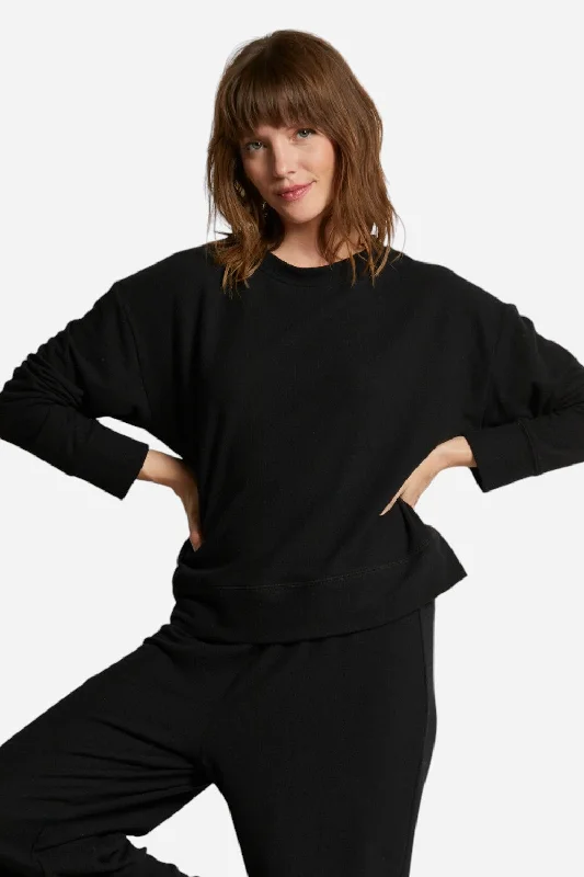 Women's Trendy Attire Perfect White Tee Selma Brushed Sweater Pullover in True Black